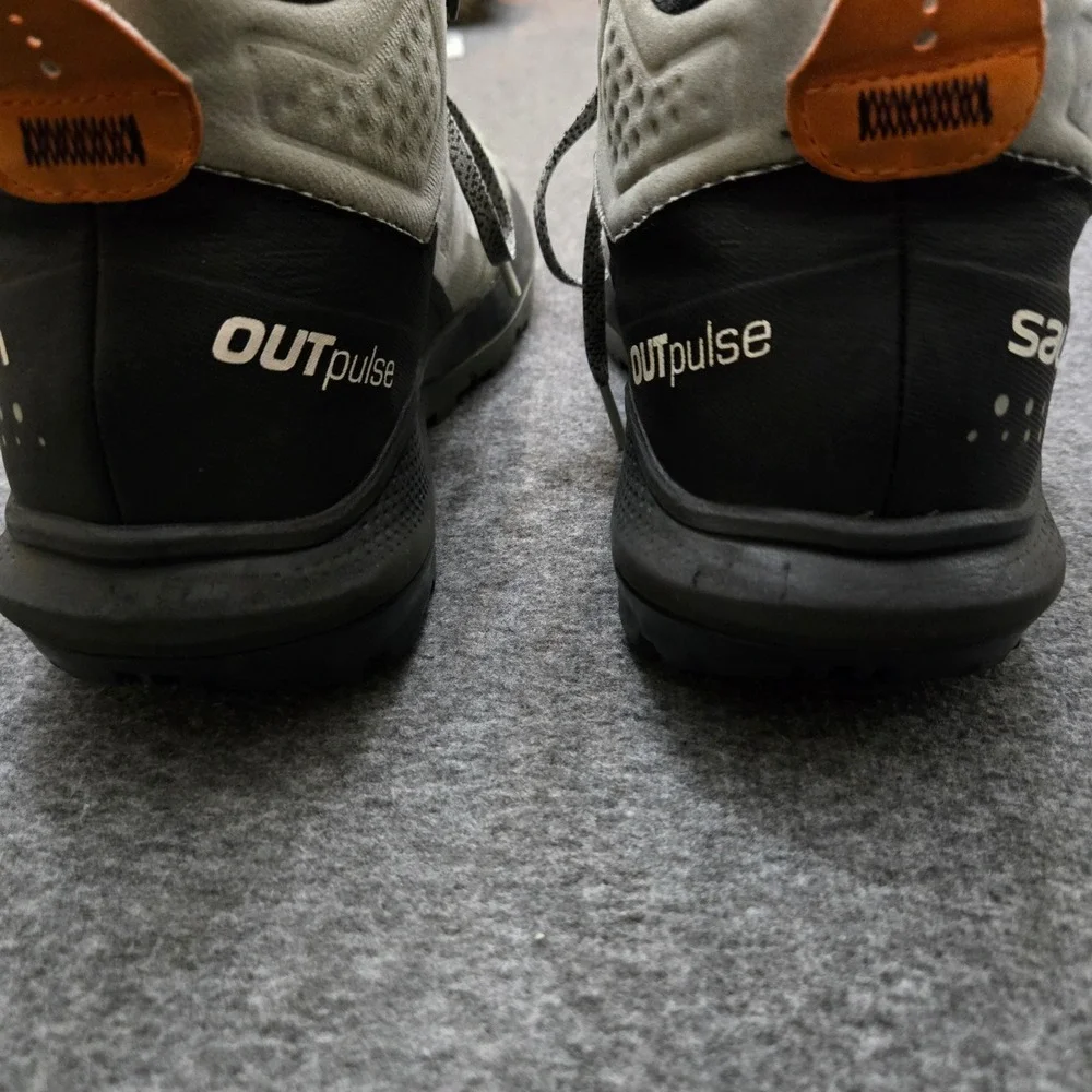 Salomon Outpulse Mid Gore-Tex Hiking Boots Mens 8.5 Gorpcore Trail Rugged Gorp